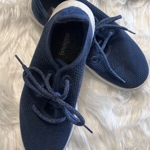 Blue like new Allbirds